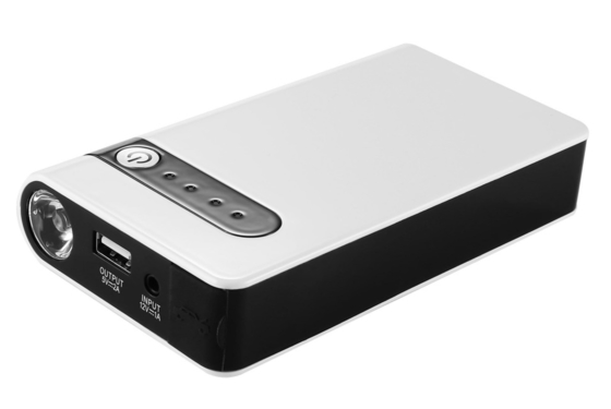 LED懐中電灯と11000mAhバッテリーを搭載したコンパクト12Vカー ジャンプスターター 400Aピーク電流